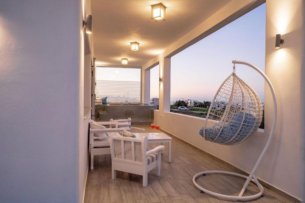 Makrilis Villa *