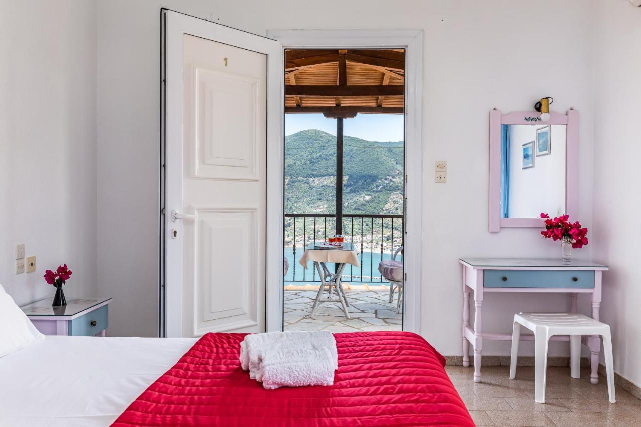 Mayorka * Skopelos Town