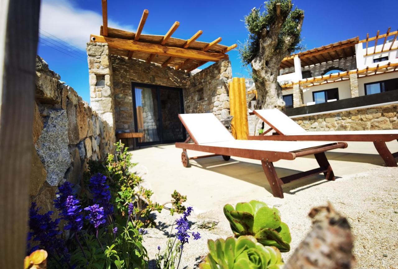 M-vibes Mykonos