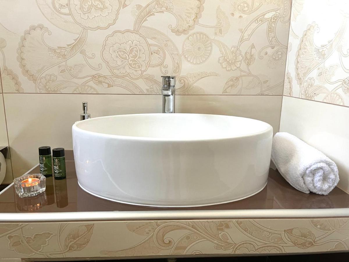 Art Aparthotel *