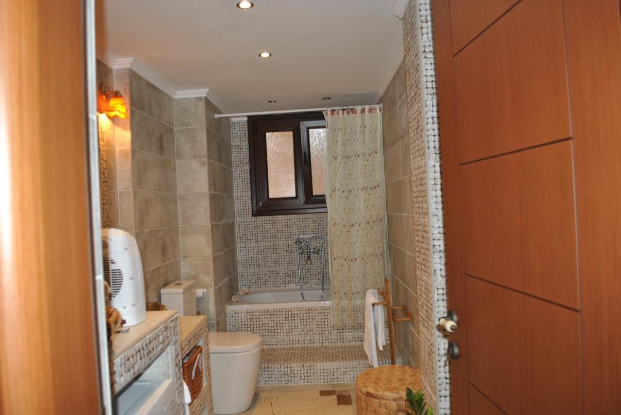 Amaryllis House * Parga