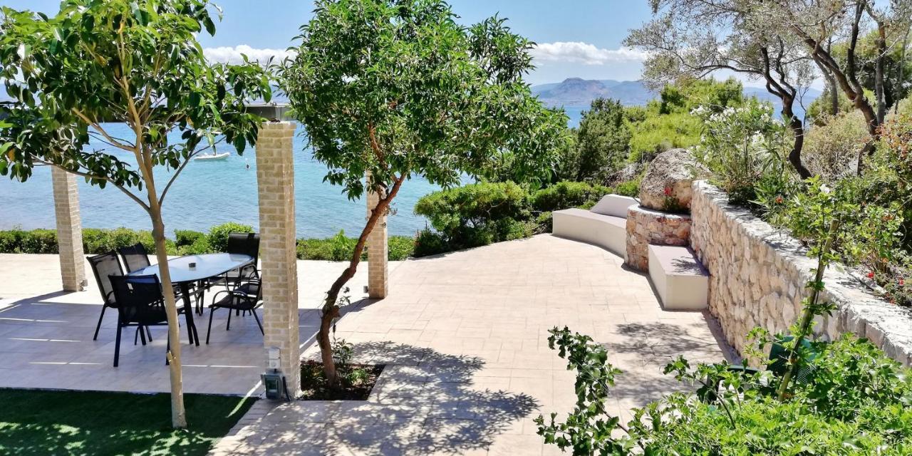 Oikonomou Luxury Vouliagmeni Lake