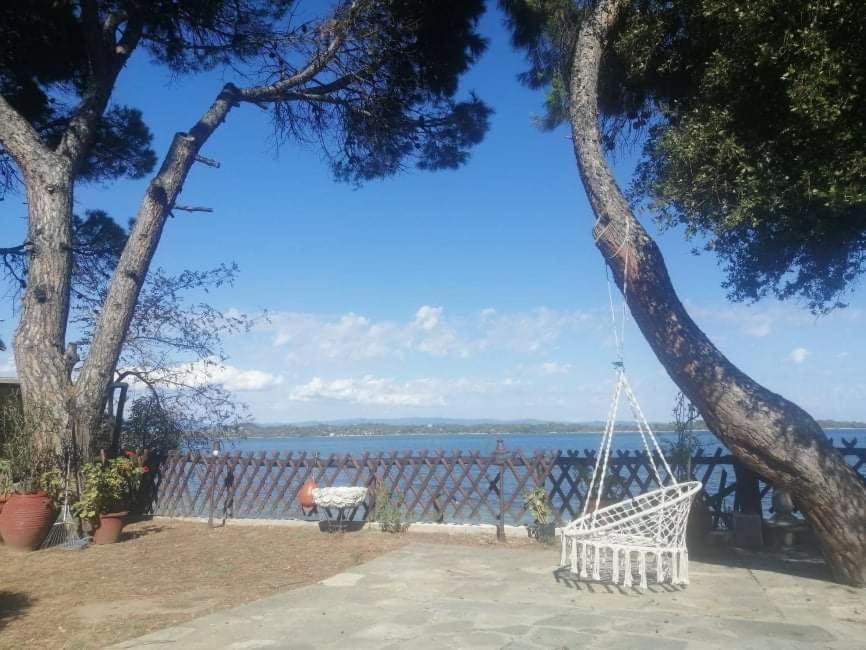 Private Seafront House In With Amazing View Of Diaporos Island *