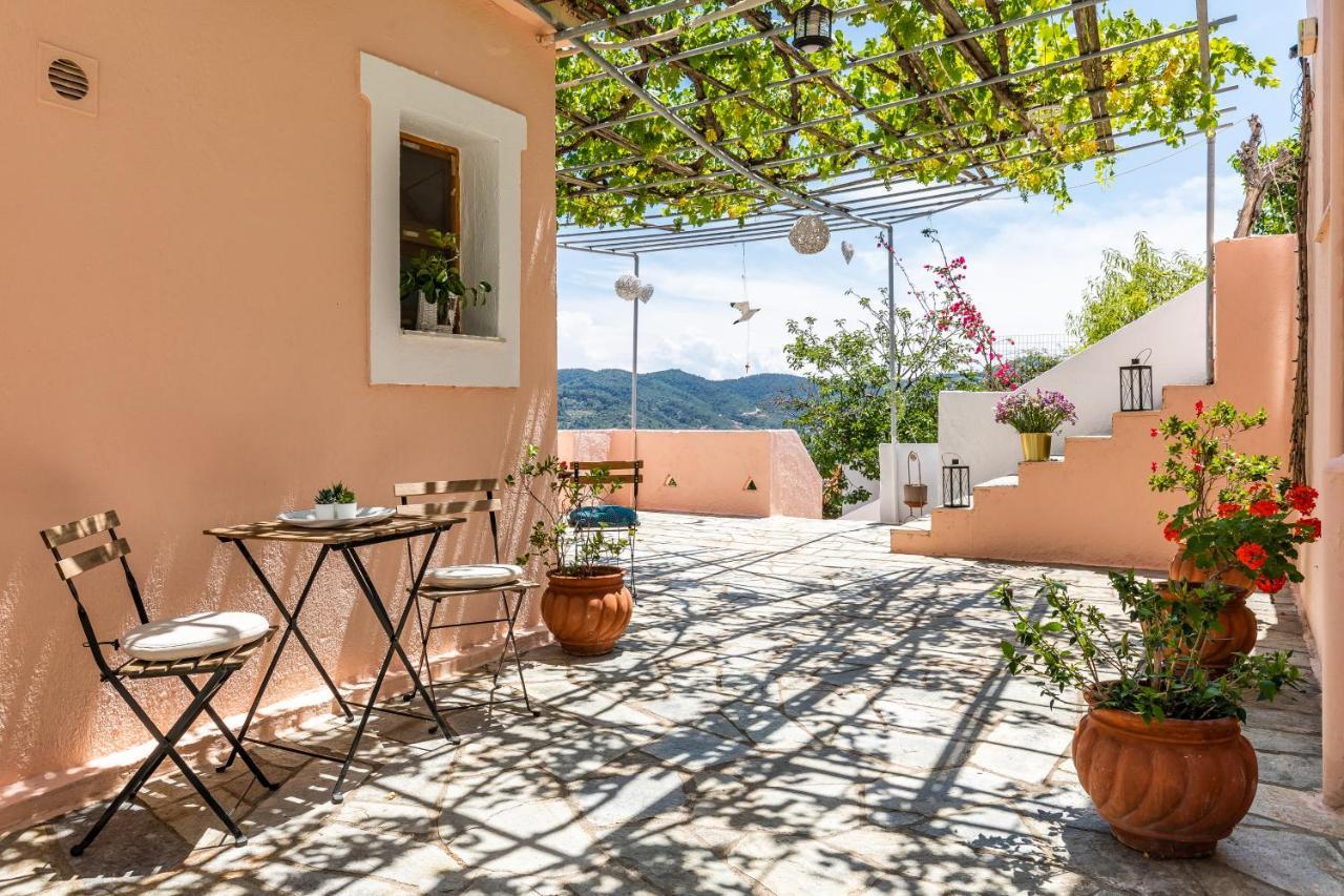 Mayorka * Skopelos Town