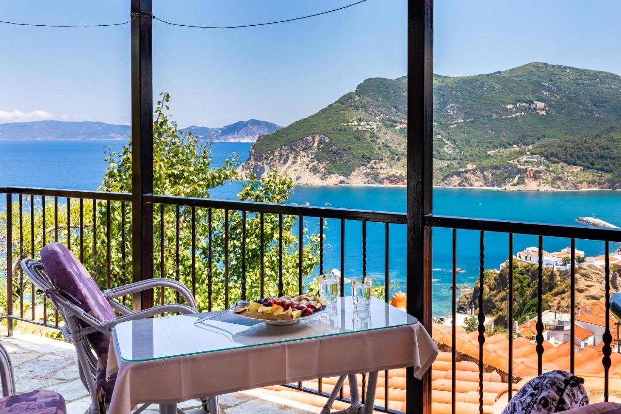 Mayorka * Skopelos Town