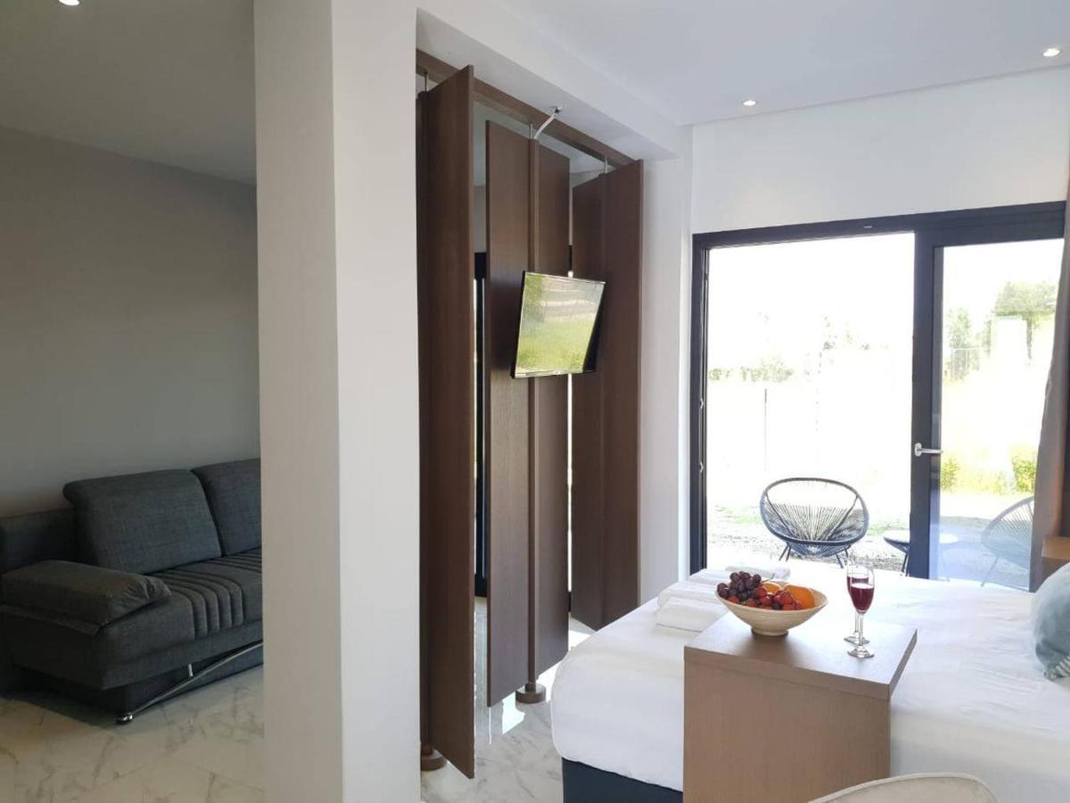 V Luxury Suites * Pefkochori