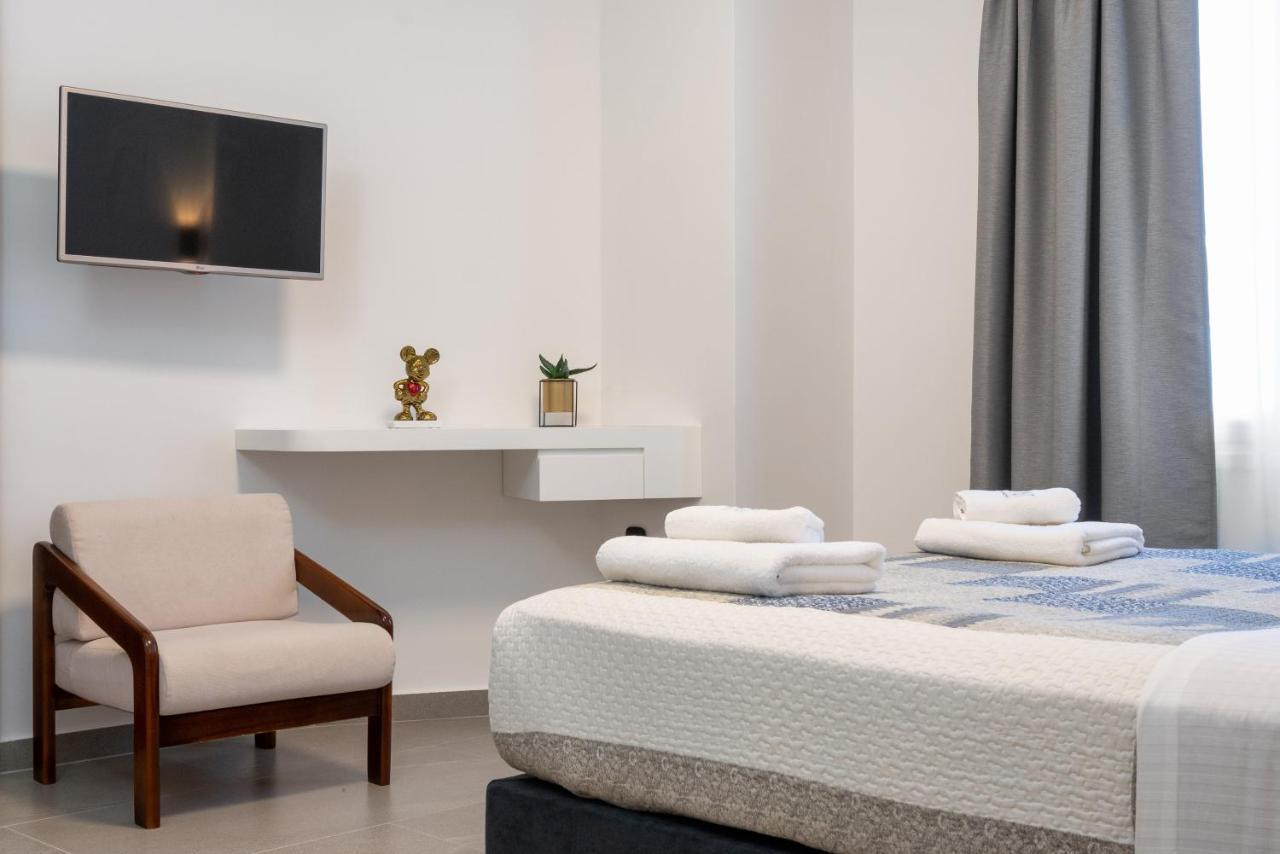 Glyfada Gallery Apartment *