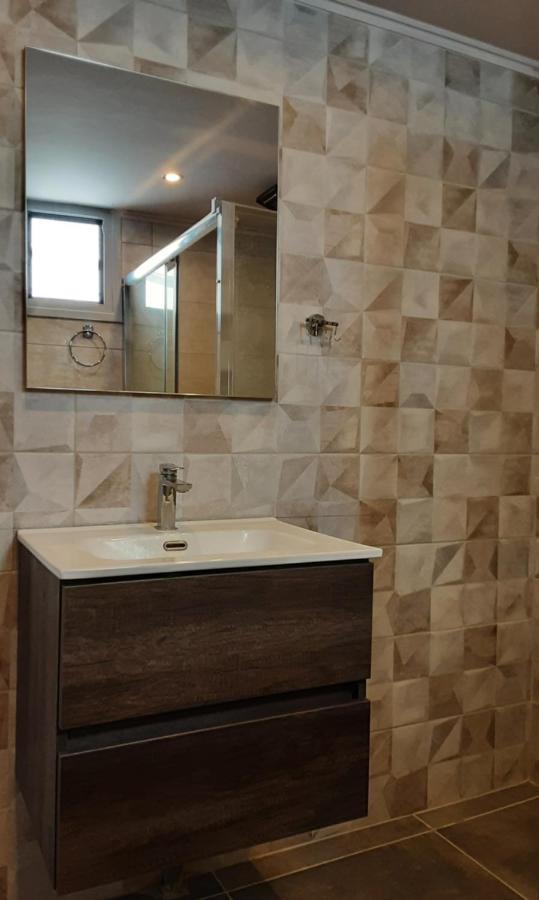 Apartment Maistros Seafront Pondi