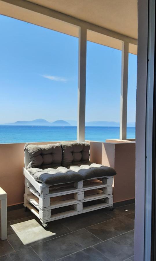 Apartment Maistros Seafront Pondi