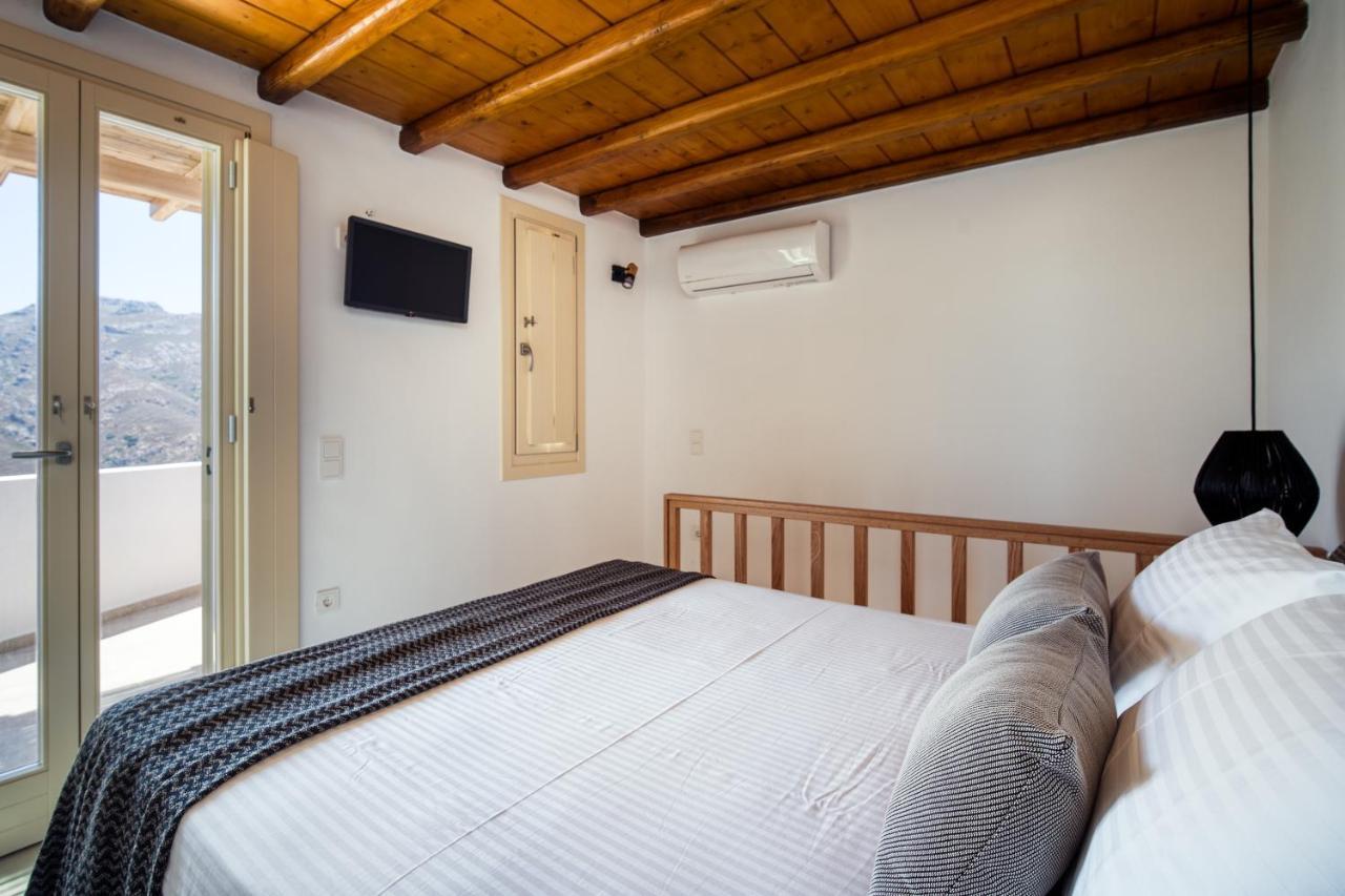 Shizen Serifos Town