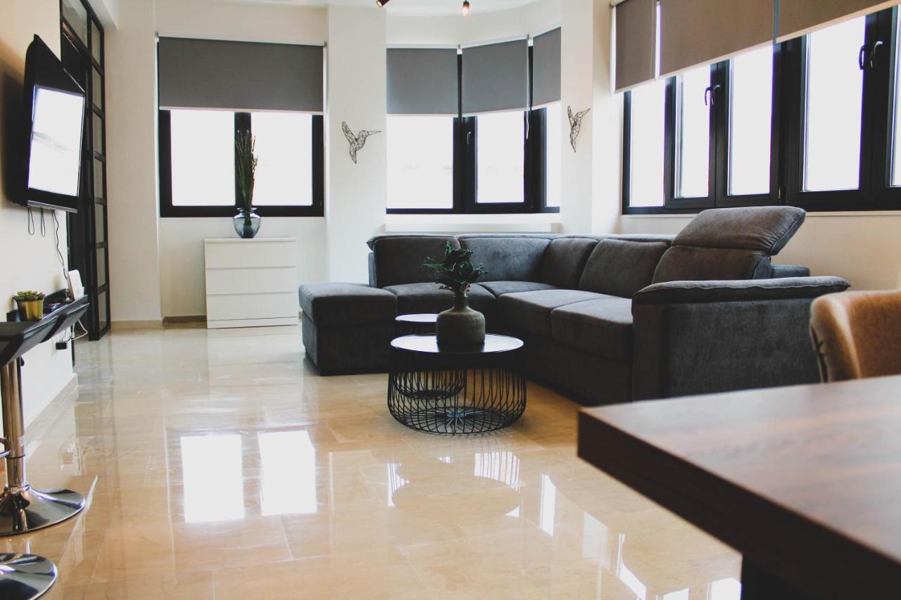 Sunlight - Center Spacious Modern Apartment