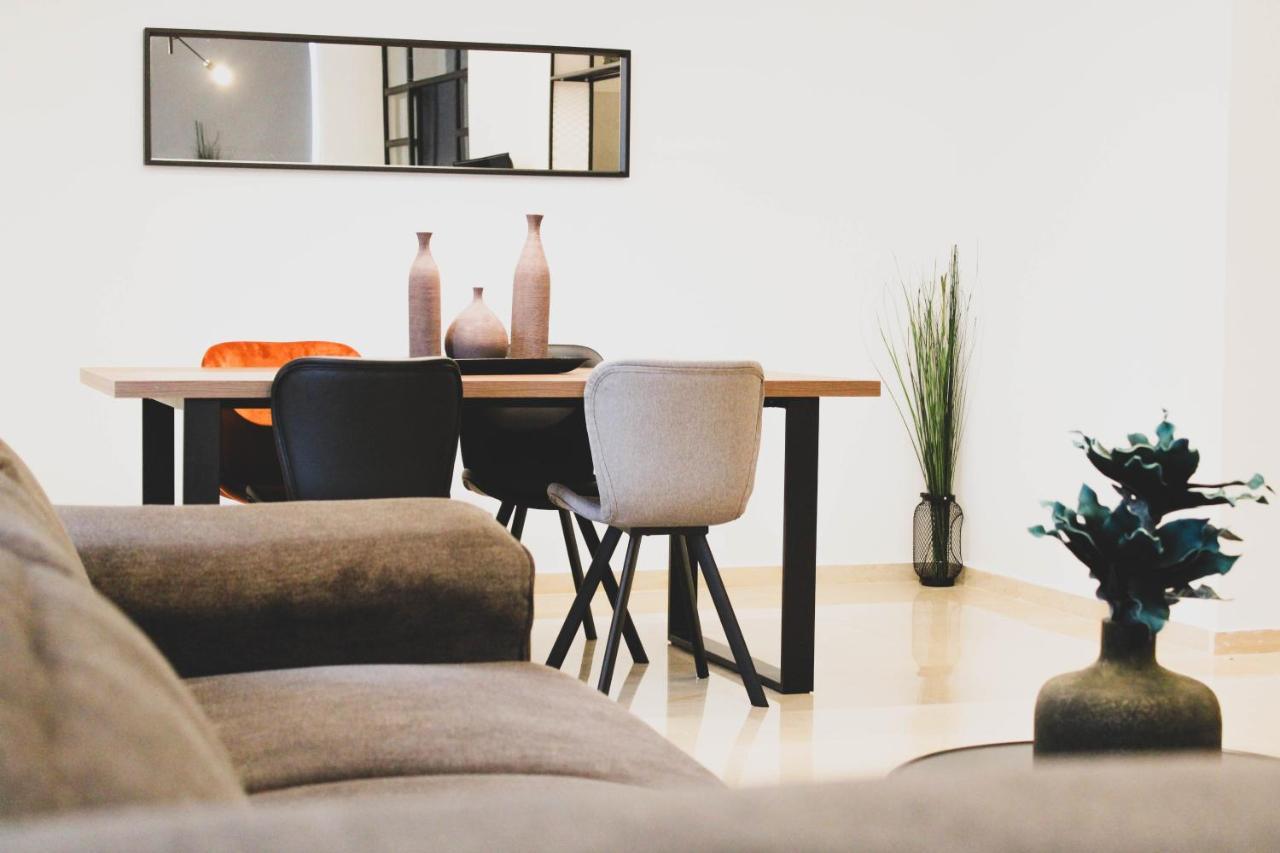 Sunlight - Center Spacious Modern Apartment