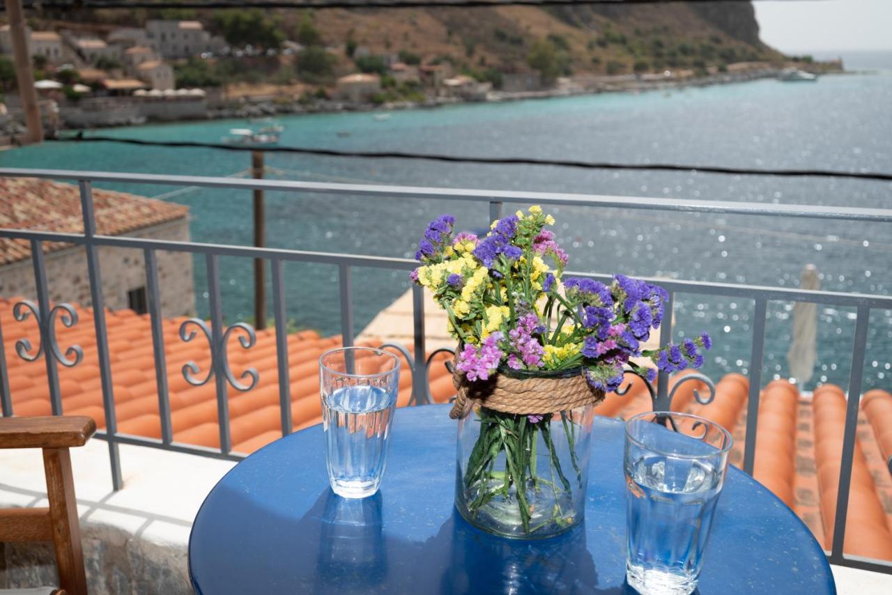 Sophia Limeni Apartments And Studios *