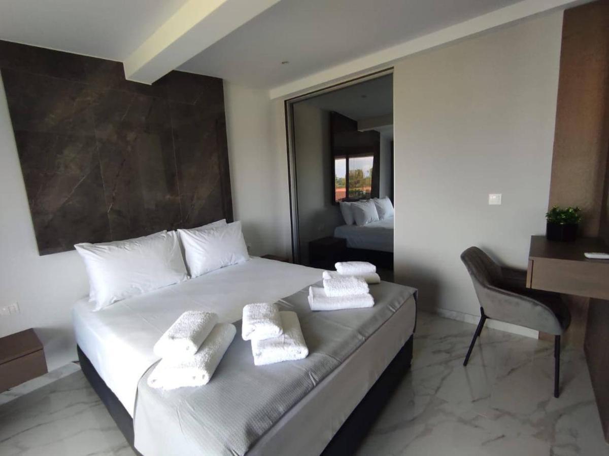 V Luxury Suites * Pefkochori