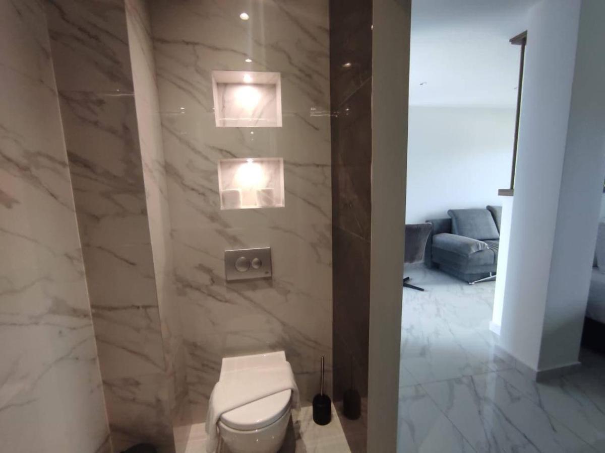 V Luxury Suites Pefkochori