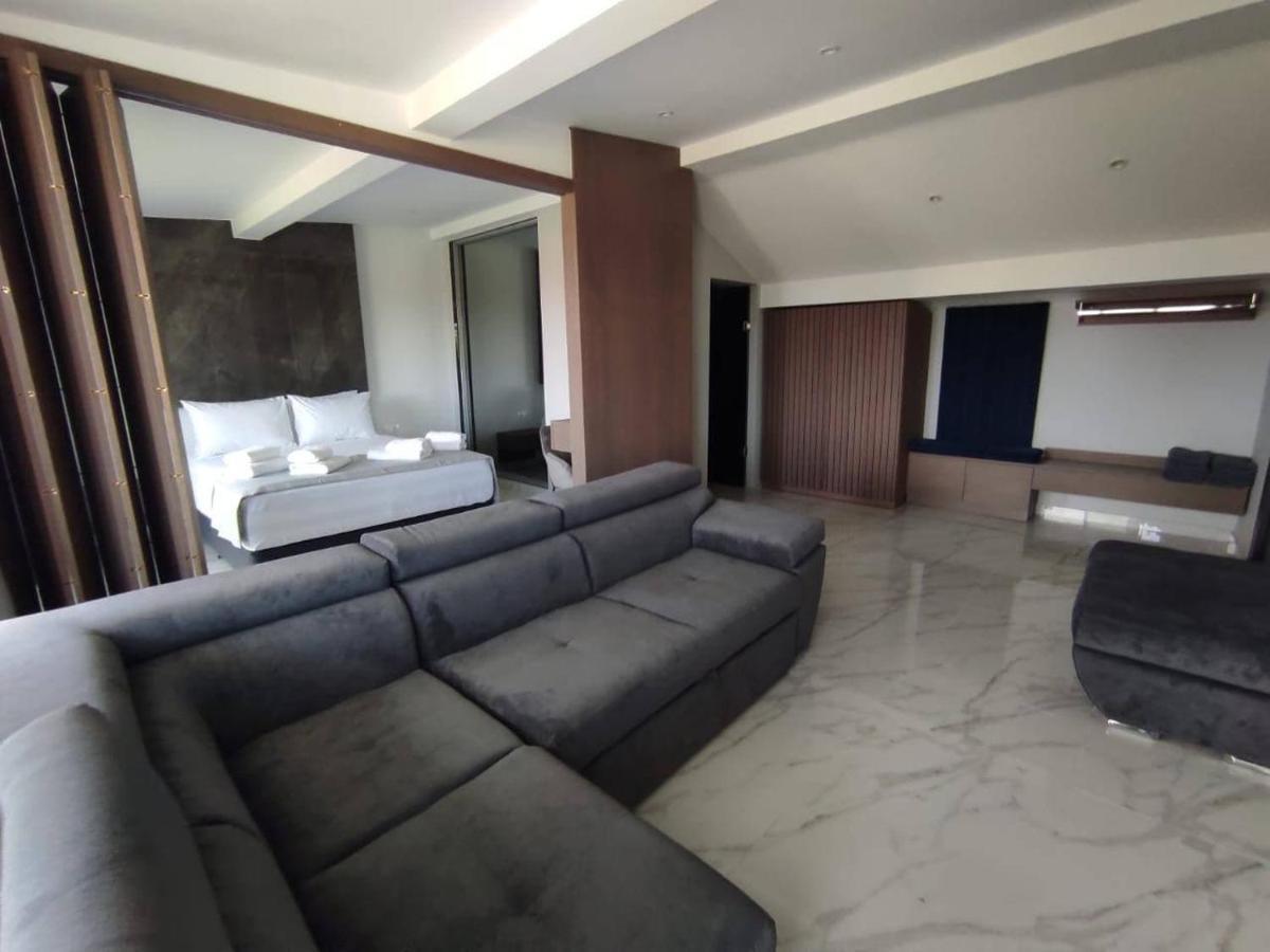 Apartment V Luxury Suites Pefkochori