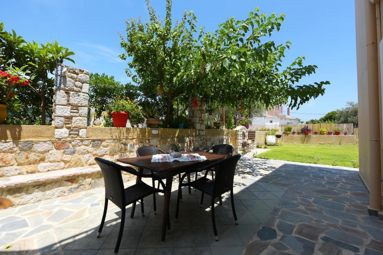 Athina's In Olive Grove Apartment