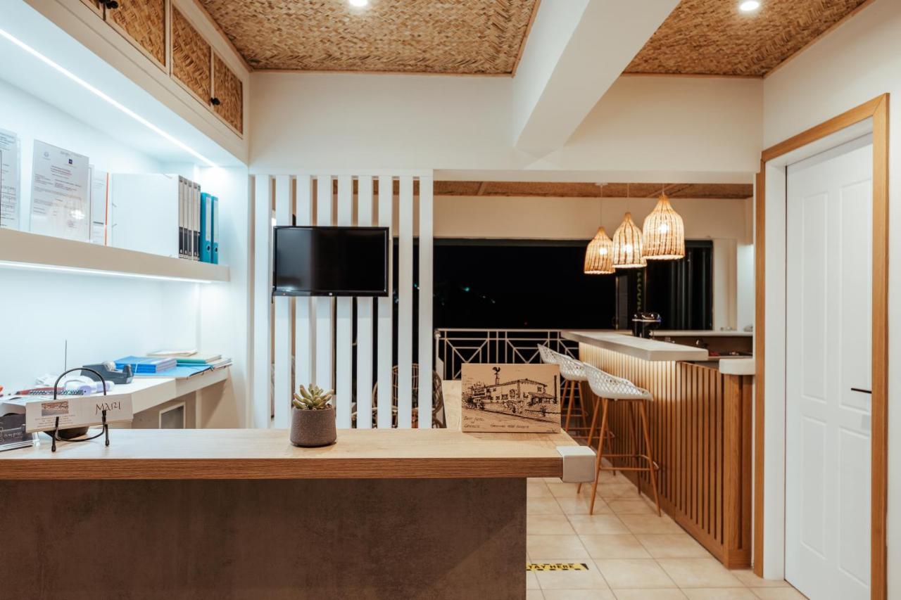 Mari & Maisonettes Apartment *