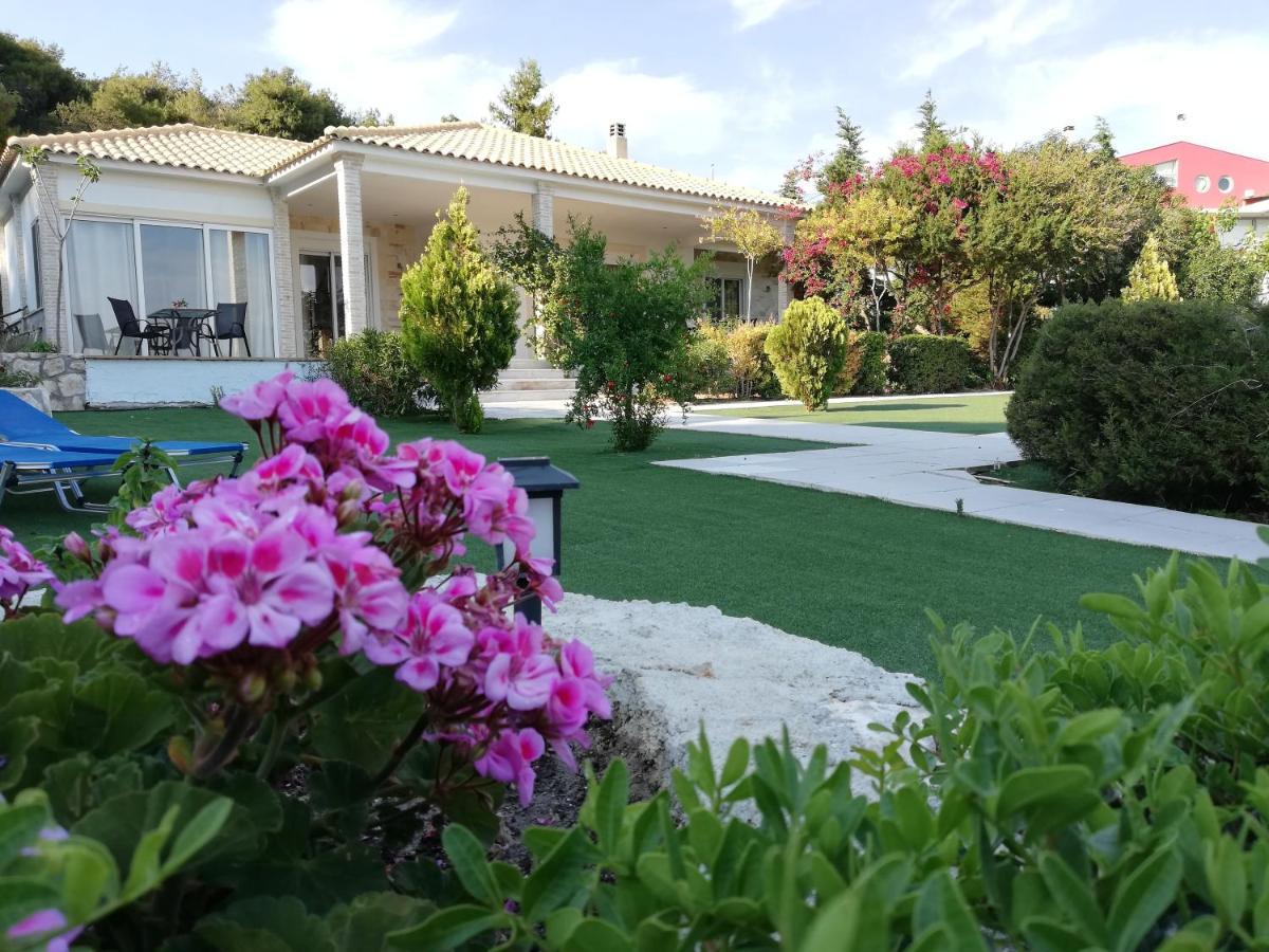 Villa Oikonomou Luxury Vouliagmeni Lake