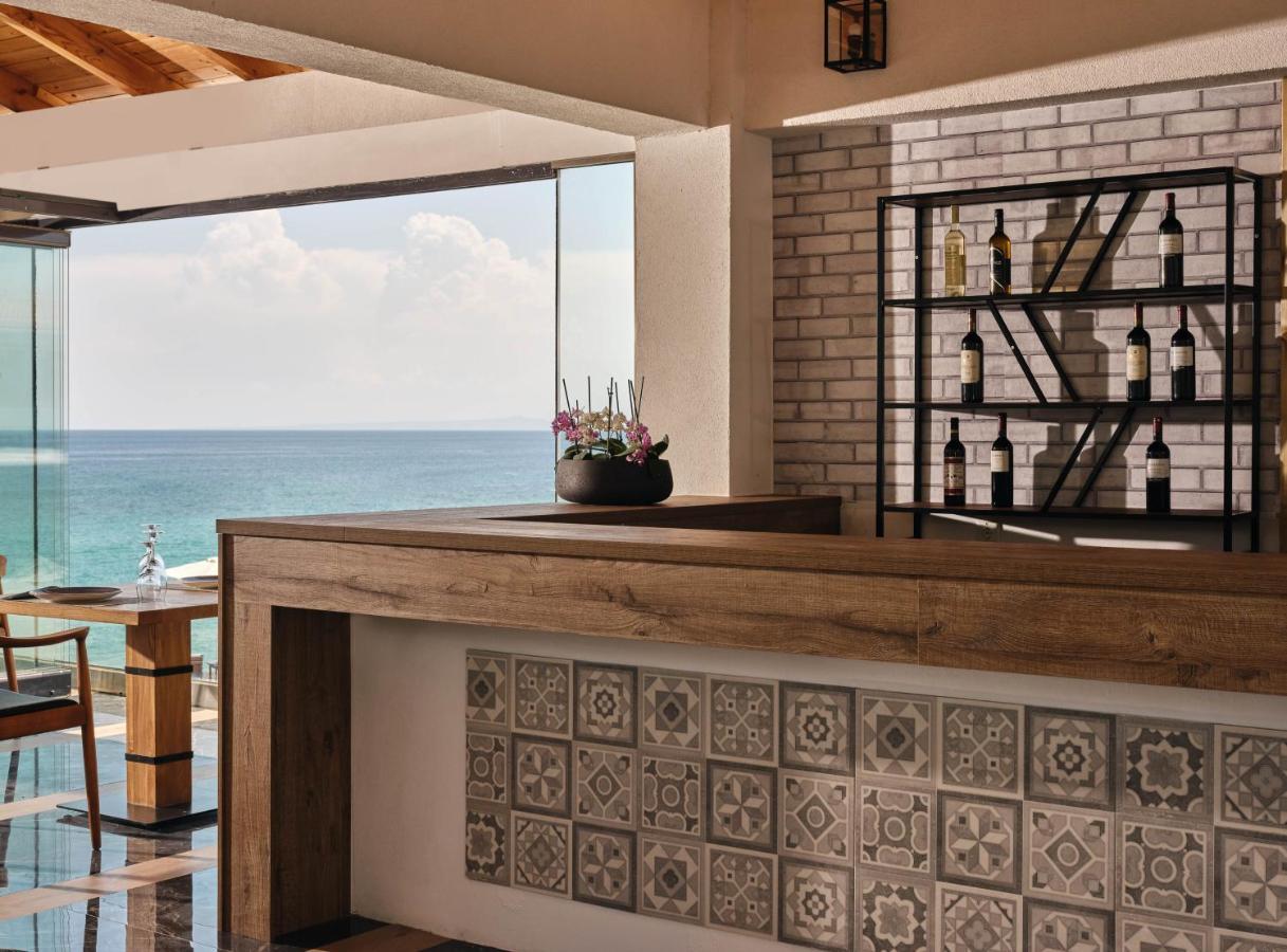 Cavo Orient & 4*
