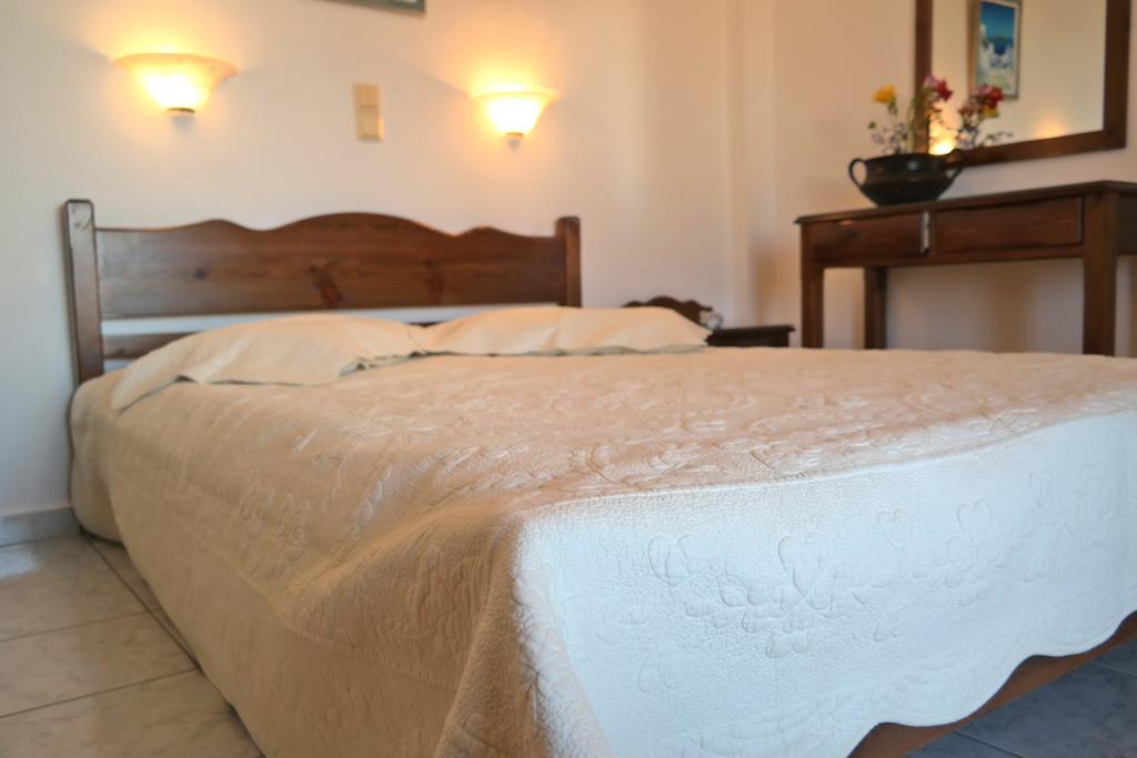 Mina's In Naxos Island Guest house 2*