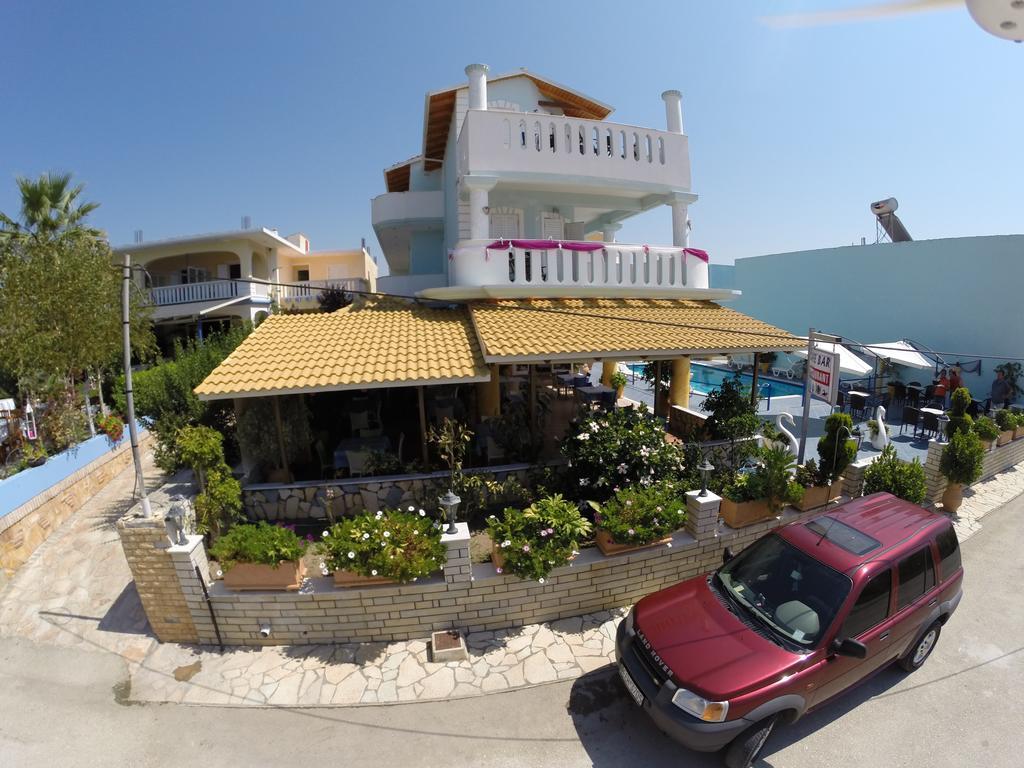 Hotel Spiros 3*