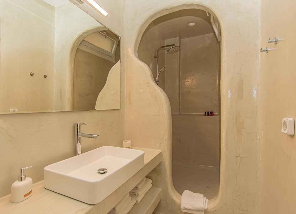 Crystal Aparthotel