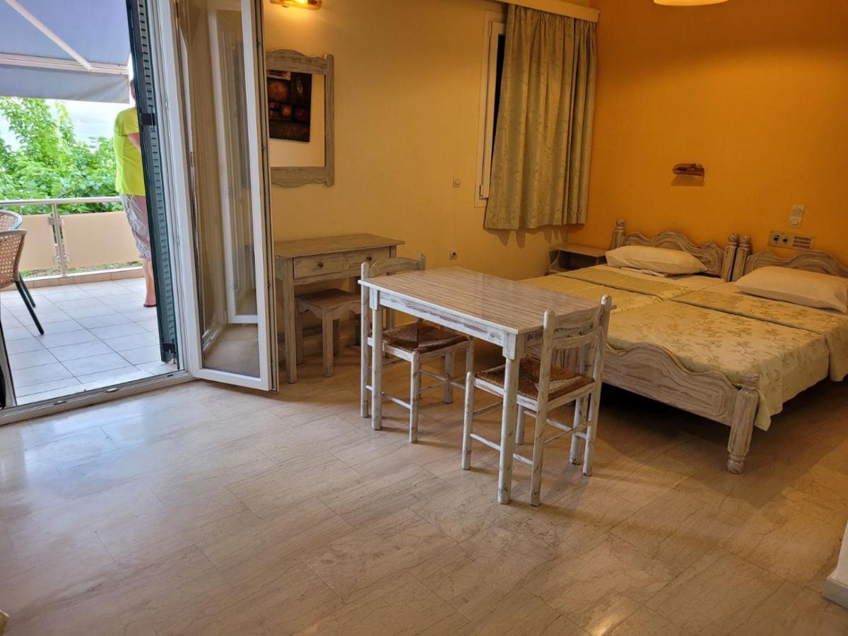 Aparthotel Logan's Nydri (Lefkada)