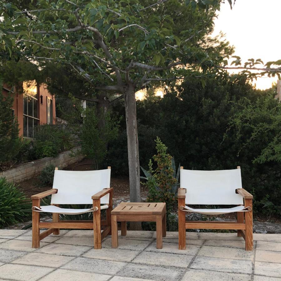 With Swimming Pool And Tennis/basketball Court Holiday home *
