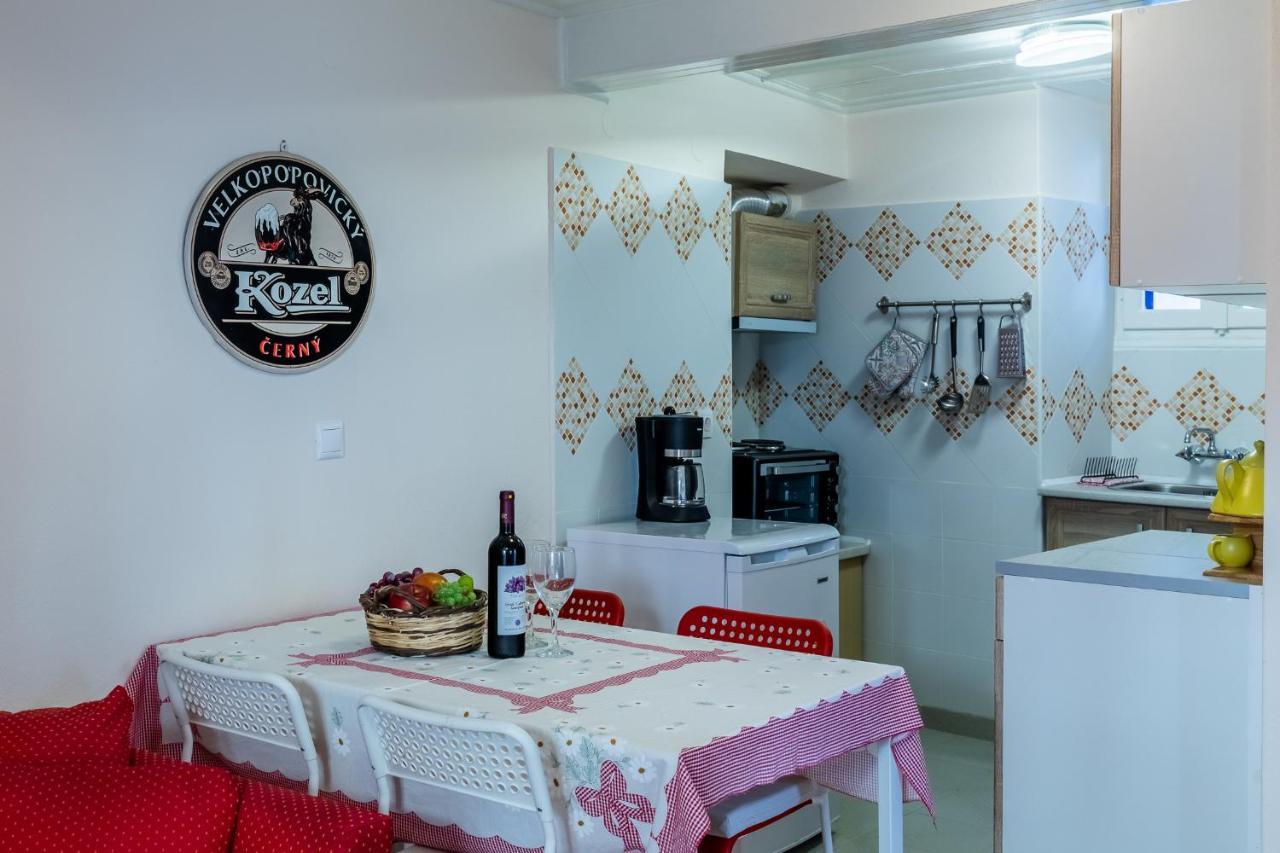 Niki's Traditional House *