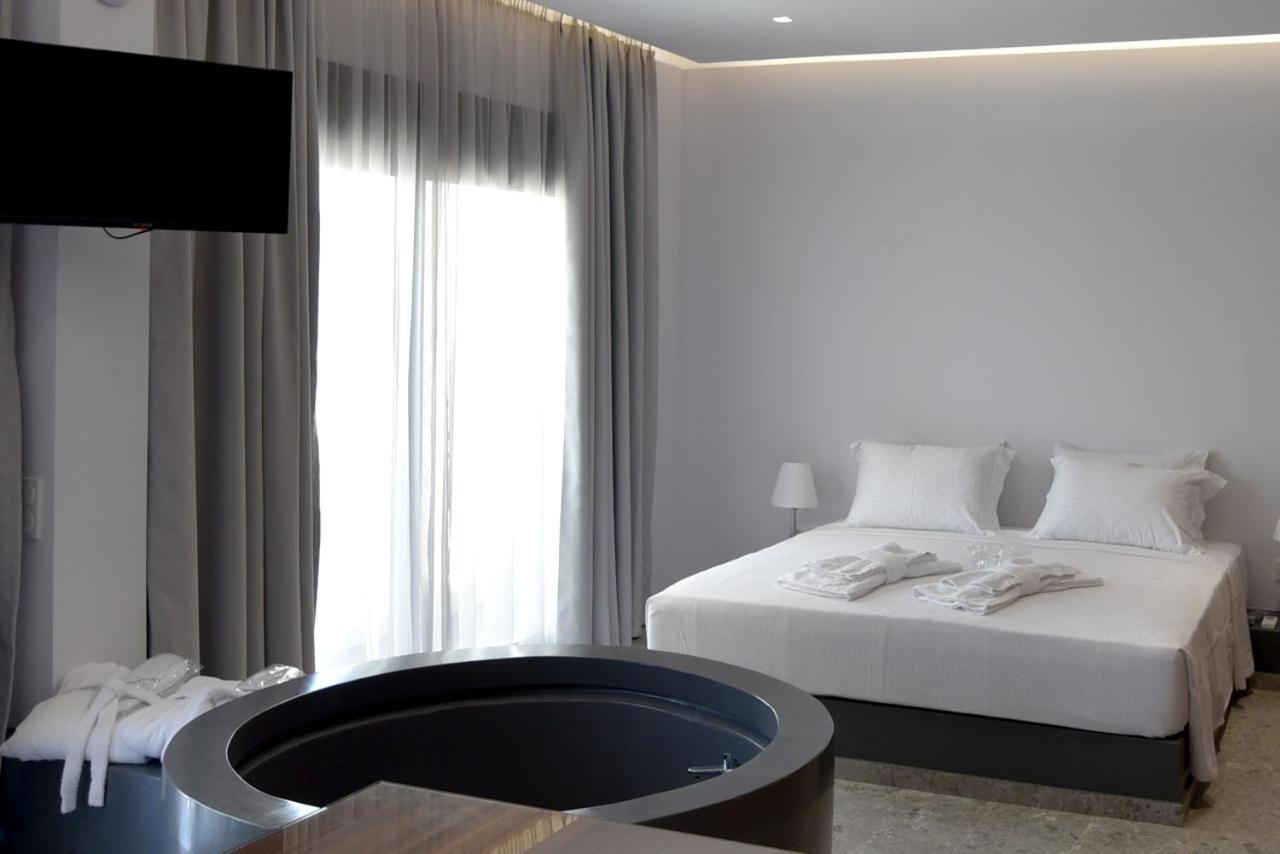 Rose N Stone, Queen, Luxury * Tinos