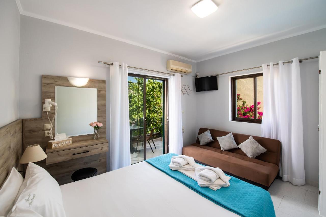 Aggelos & Deluxe 2* Nydri (Lefkada)