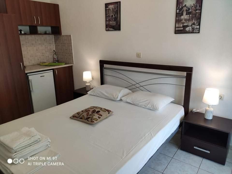 Guest house Athanasiou Sivota (Epirus)