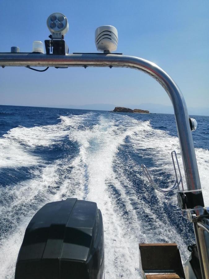 Apartment Luxury Seafront House Nearby Delphi *
