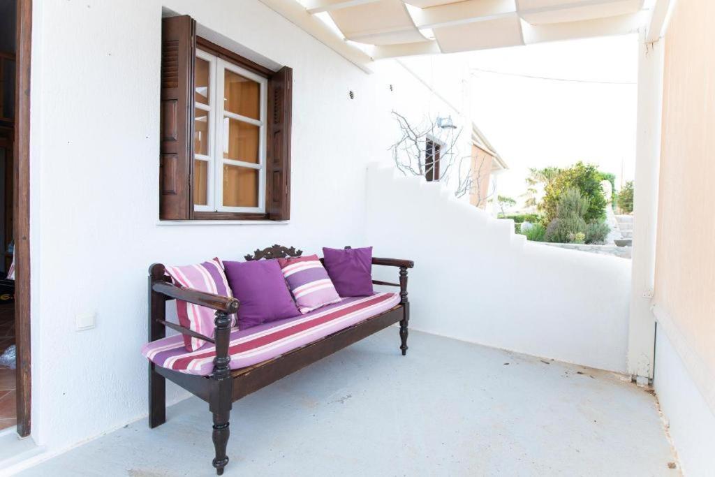 Apartment Elena Adamantas (Milos)