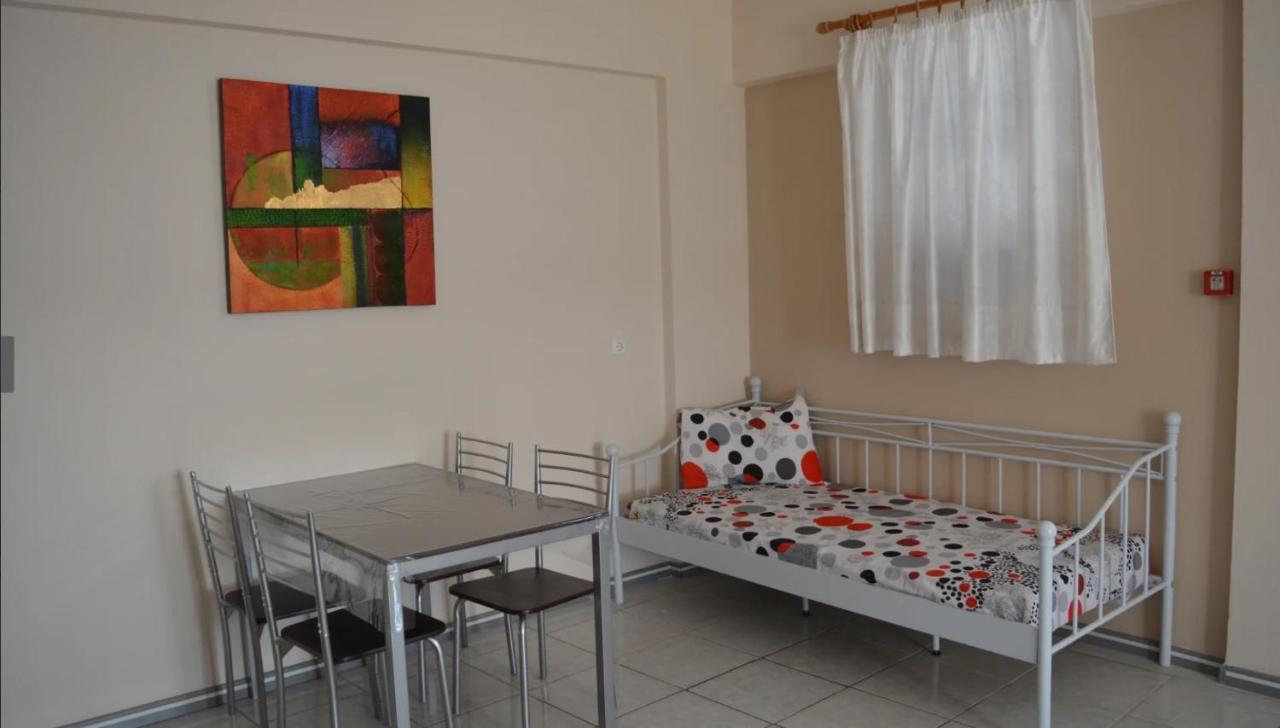 Iro Aparthotel