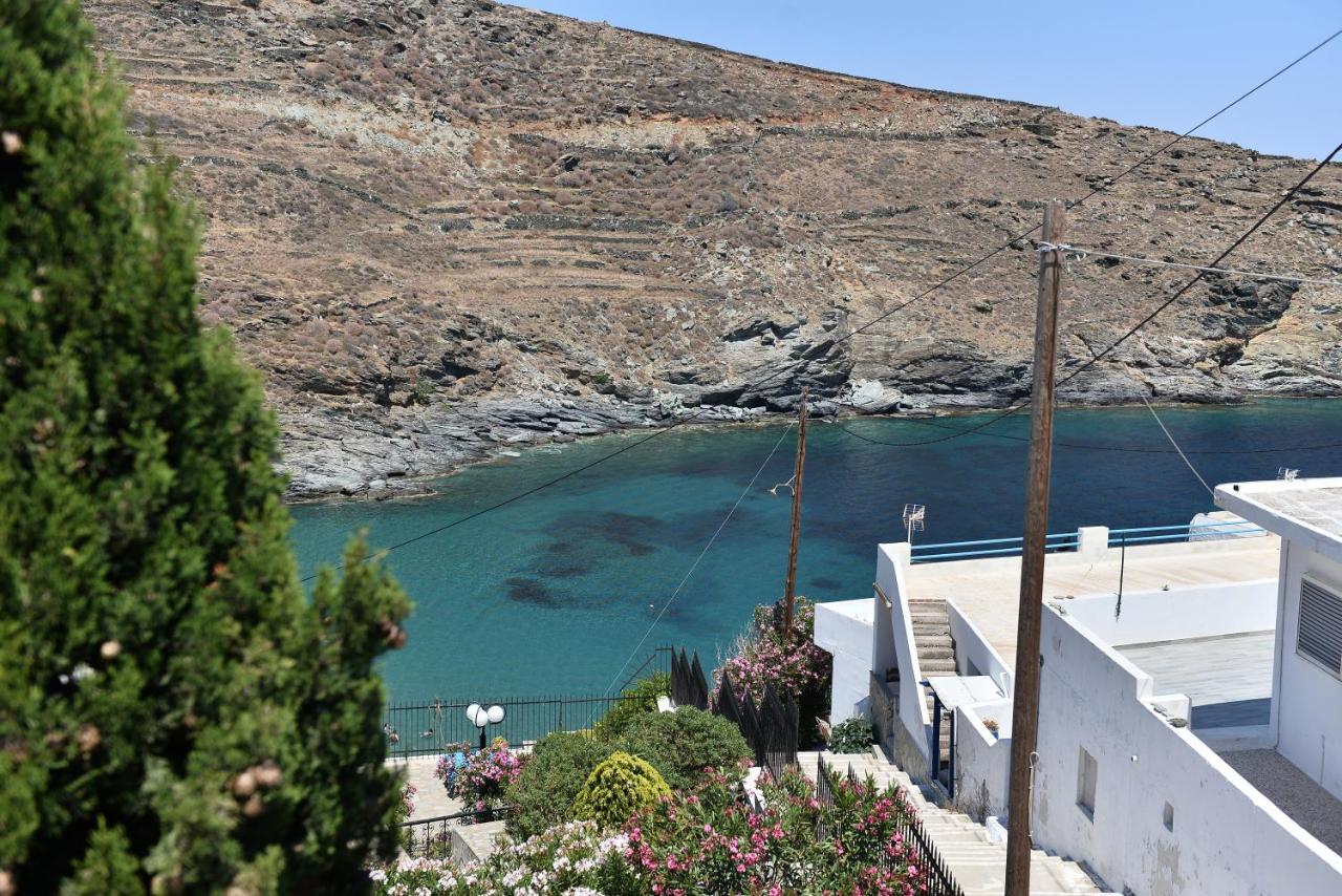 κυκλαδίτικη στην παραλία αντώνηδες, κύθνου Holiday home