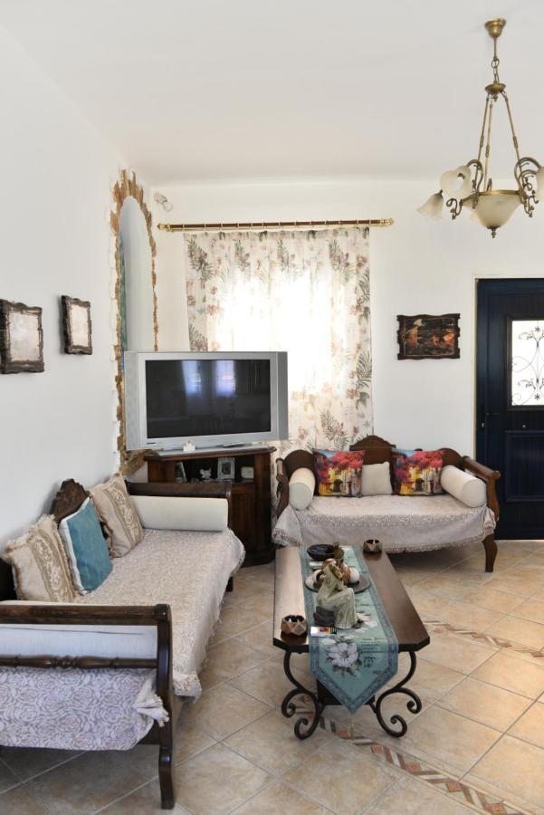 Holiday home κυκλαδίτικη στην παραλία αντώνηδες, κύθνου