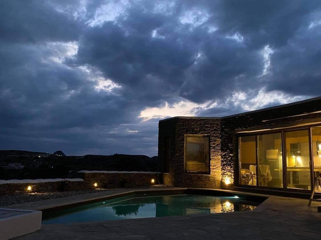 Villa Valeria's House Adamantas (Milos)