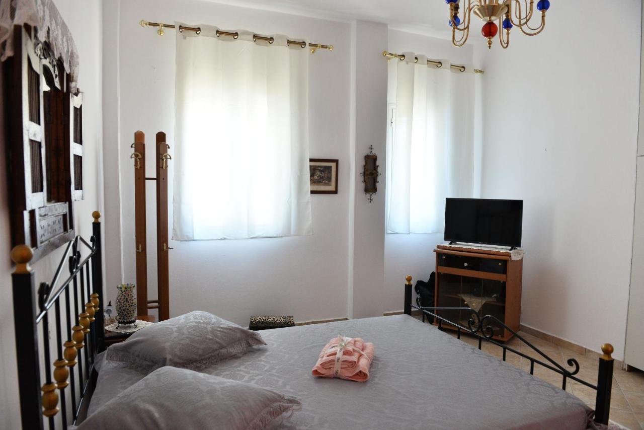 Holiday home κυκλαδίτικη στην παραλία αντώνηδες, κύθνου *