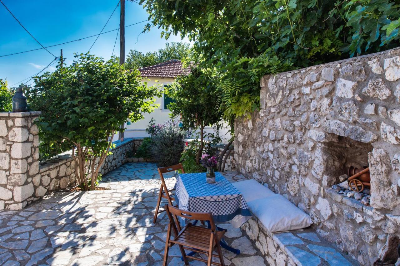 Lefkada Sunset House *