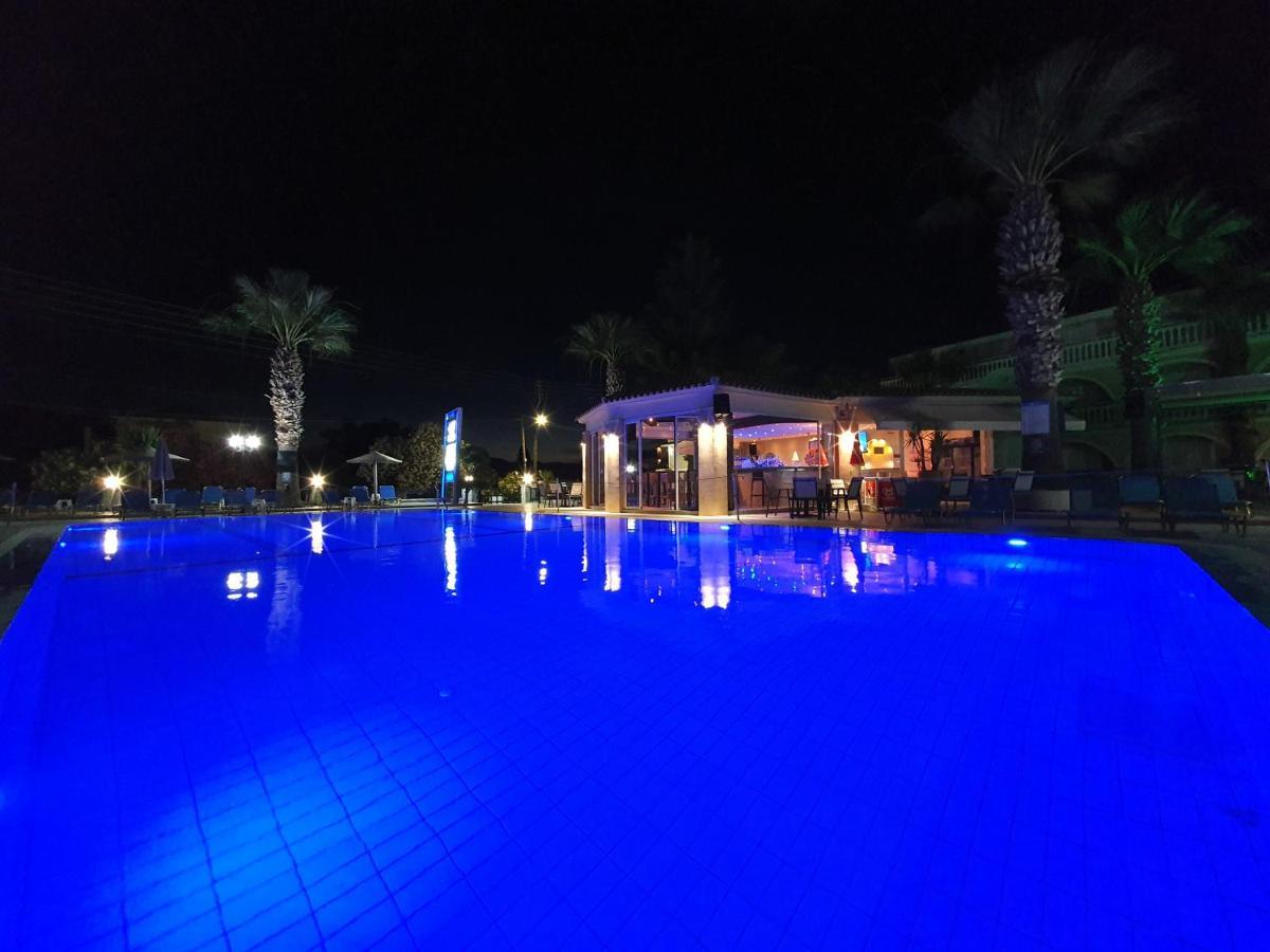 Vivian Hotel 2*