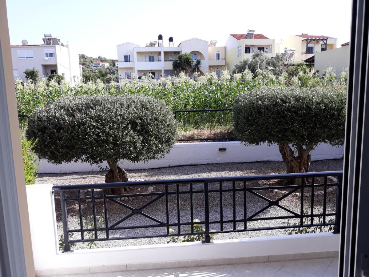 Aparthotel Niriides 3*