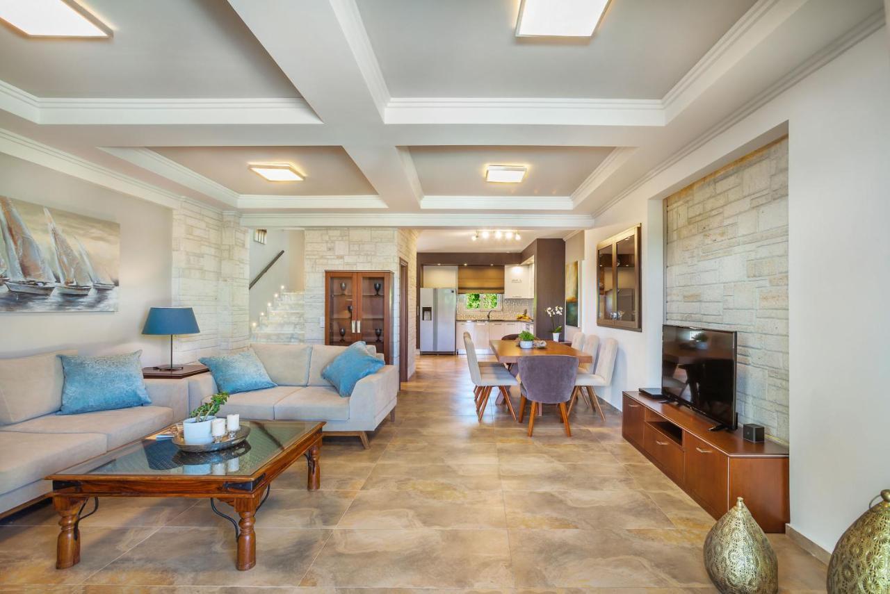 Sunny Exclusive Villa Hanioti