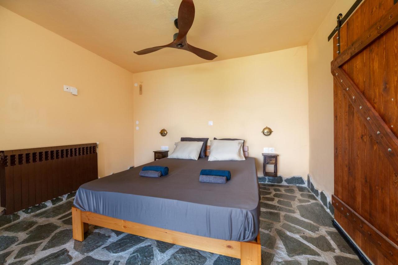 & Blue Experience Holiday home Mola Kalyva