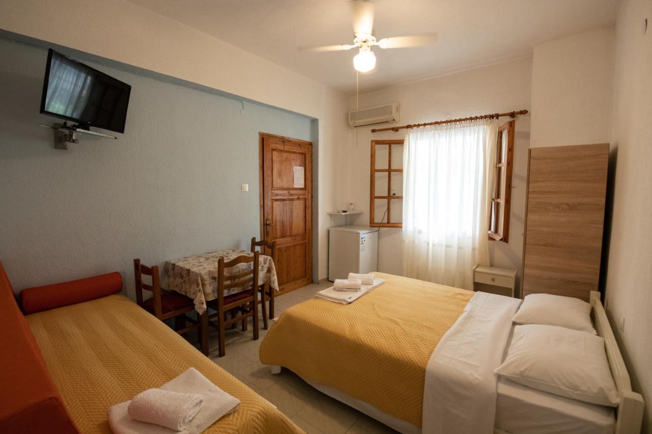 Eleni Neo Klima Skopelos Town