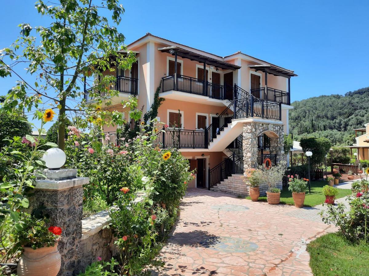 Aparthotel Nikos