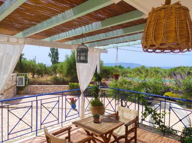 Apartment Lontos Village Finikounta