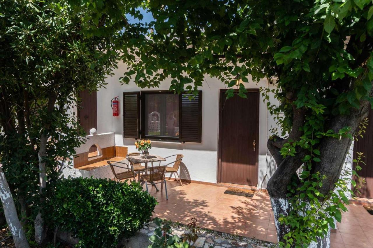Skyros Avra Residences *