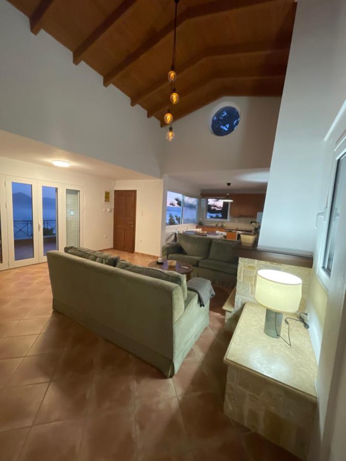 Amazing View Family House!